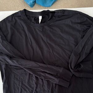 Lululemon Classic Black  women's Long Sleeve Shirt 10